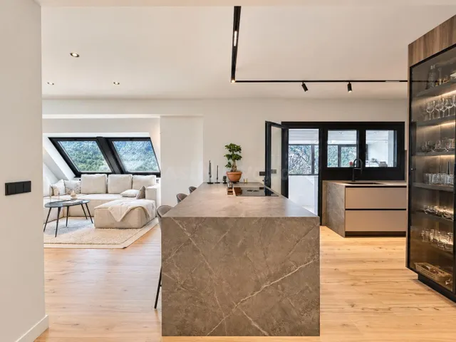 Exclusivo ático dúplex totalmente reformado y listo para ent - foto 3