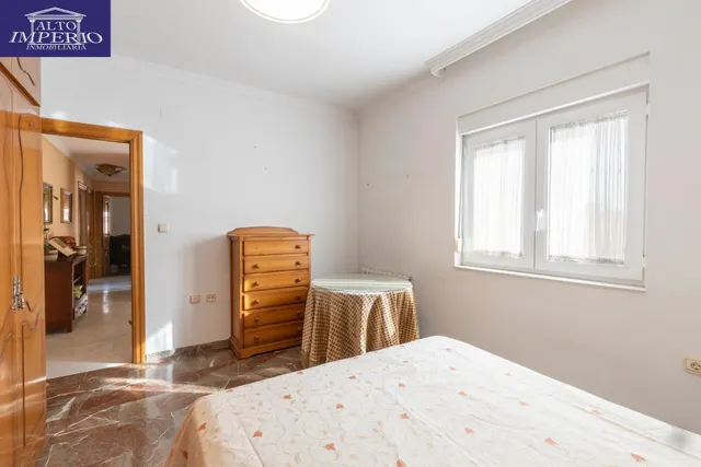 Casa en esquina en venta en Las Gabias — 50