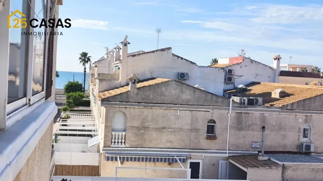 Piso exterior a 200 m de la playa con parking en urbanización cerrada — 22