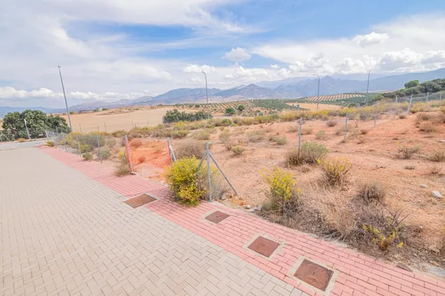 Oportunidad en venta de solar urbano en Otura — 24