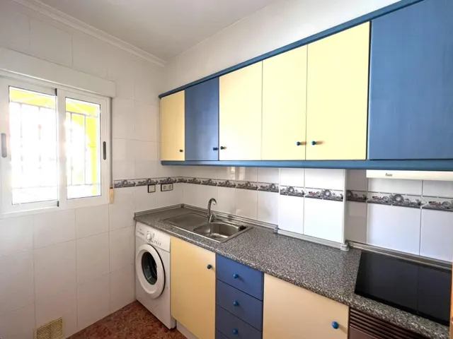 Acogedor Bungalow Semireformado en Los Balcones, Torrevieja — 13
