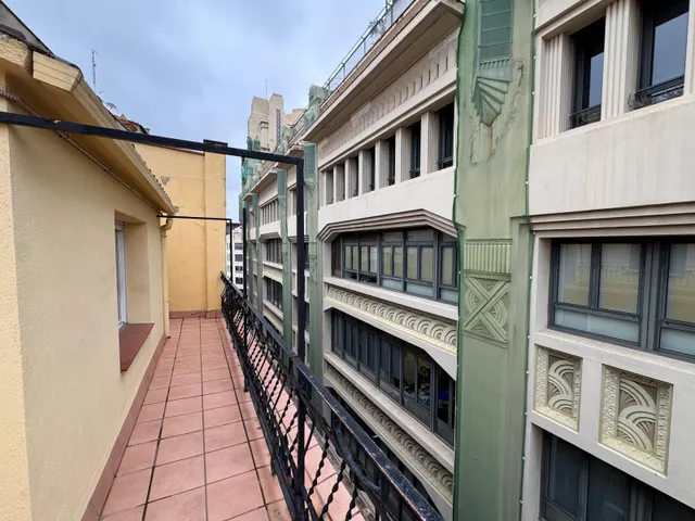 Ático con terraza en el centro de Manresa — 11