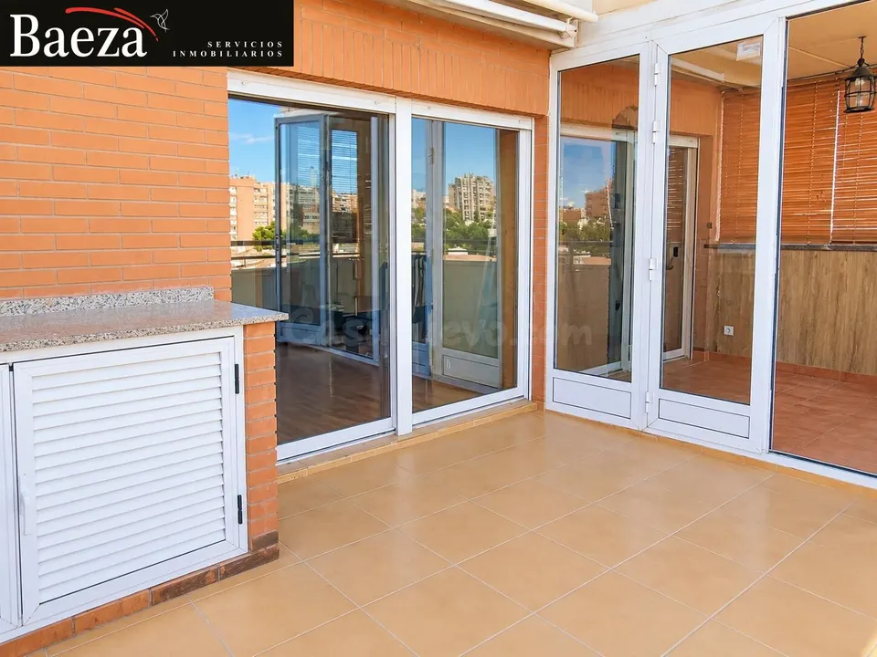 MAGNÍFICO ÁTICO CON GRAN TERRAZA EN PLANTA + GARAJE