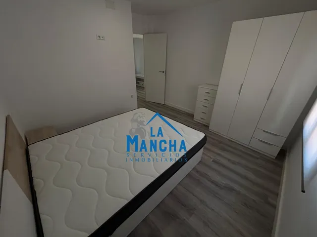 *720€ al mes* inmobiliaria la mancha alquila piso en zona centro de salud canal maria cristina de Albacete — 36