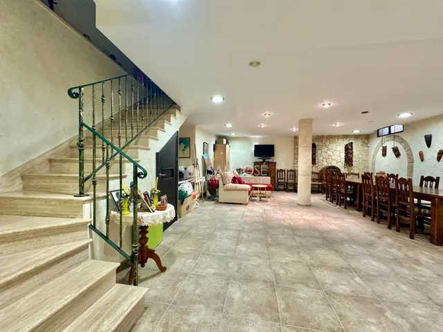 SE VENDE CASA EN MUY BUEN ESTADO EN EL CENTRO DE ASPE — 26