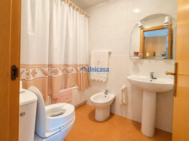 Piso de 3 dormitorios con terraza, patio, garaje y trastero — 17