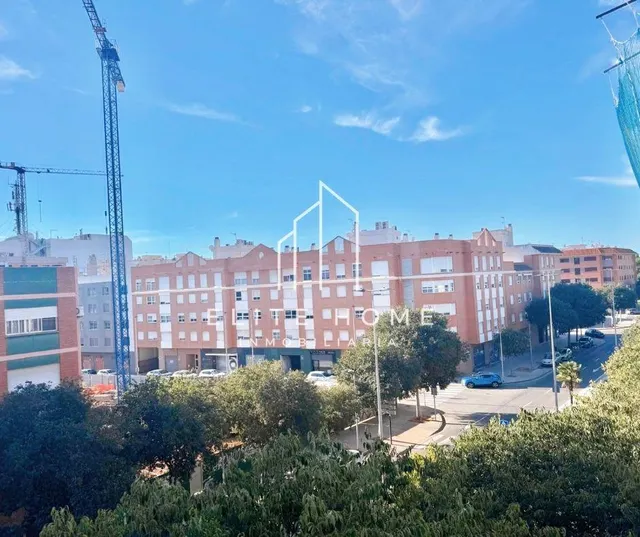 PISO DE 3 habitaciones JUNTO AL CORTE INGLÉS — 27