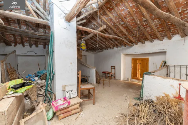 CASA PARA REFORMAR EN CAMPOTEJAR — 41