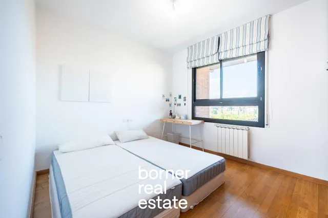 Ático dúplex con gran terraza, piscina y parking en Coll Favà. — 21