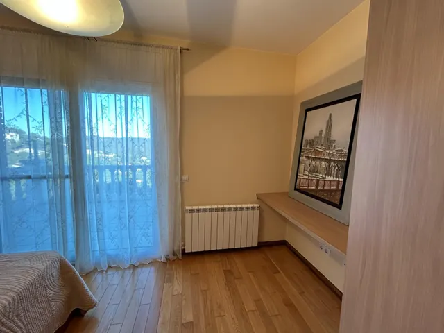 Espaciosa casa con impresionantes vistas a la montaña — 35