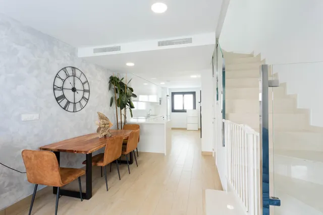 VIVIENDA ADOSADA A ESTRENAR — 7