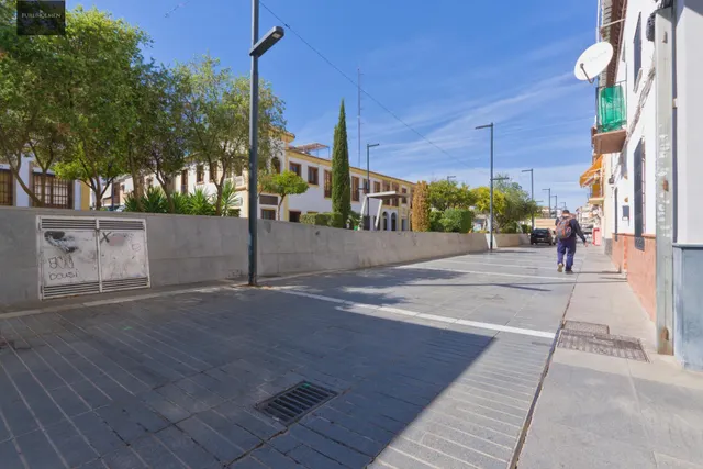 Piso en el centro de Armilla con patio privado de 66m — 31