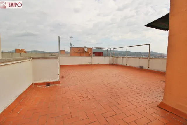 PISO REFORMADO de 3 DORMITORIOS, con VISTAS DESPEJADAS y con ASCENSOR — 23