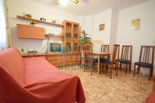 APARTAMENTO TOTALMENTE AMUEBLADO A 50 METROS DE LA PLAYA DEL - foto 2