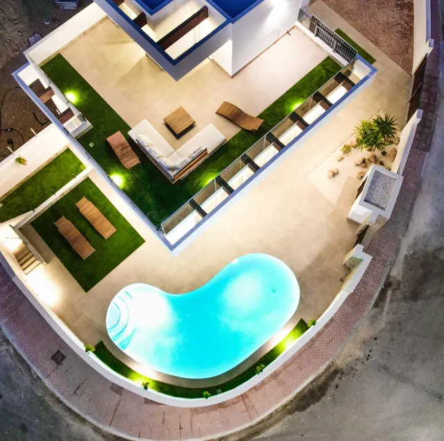 PRECIOSA GRAN VILLA CON VISTAS AL CAMPO DE GOLF “LA MARQUESA”! — 2