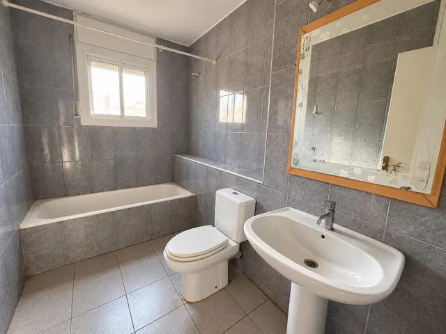 Se vende piso en el prat del llobregat, zona san cosme — 9