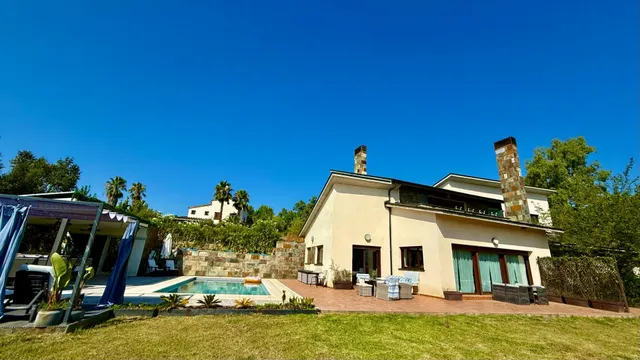 EXQUISITA VILLA CON DISEÑO MODERNO Y AMPLIA PARCELA, CON PISCINA PRIVADA EN LA PILARA — 4