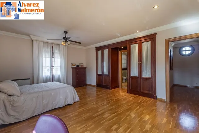 INCREÍBLE CHALET INDEPENDIENTE EN ZONA PRIVILEGIADA — 21
