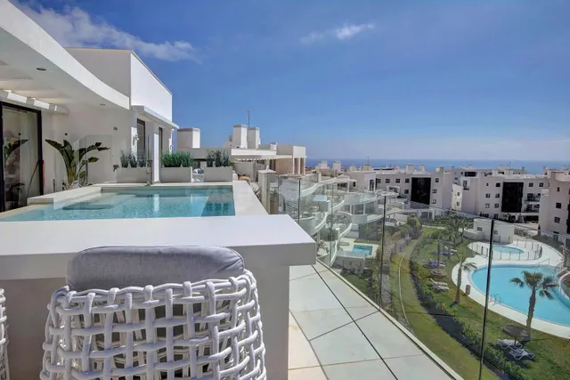 ESPECTACULAR ÁTICO EN URBANIZACIÓN MUY EXCLUSIVA - foto 2
