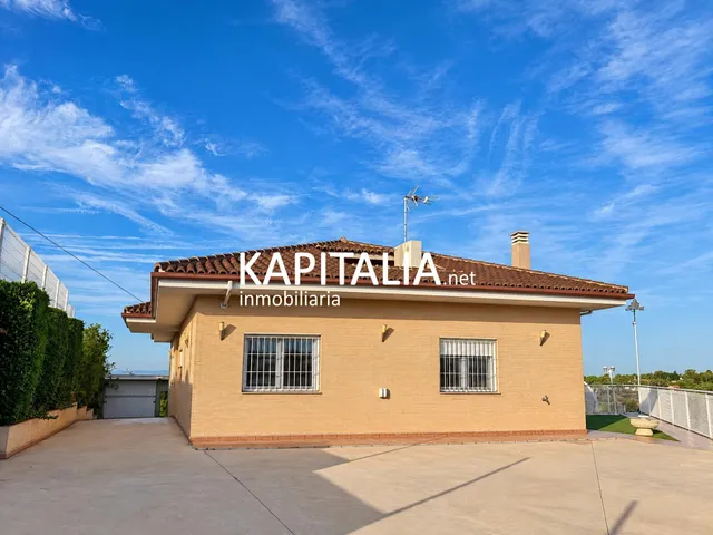 Chalet en VENTA en San Cristóbal, Alberic, con piscina privada cubierta, jardín y parcela de más de 1.000 m2 — 7
