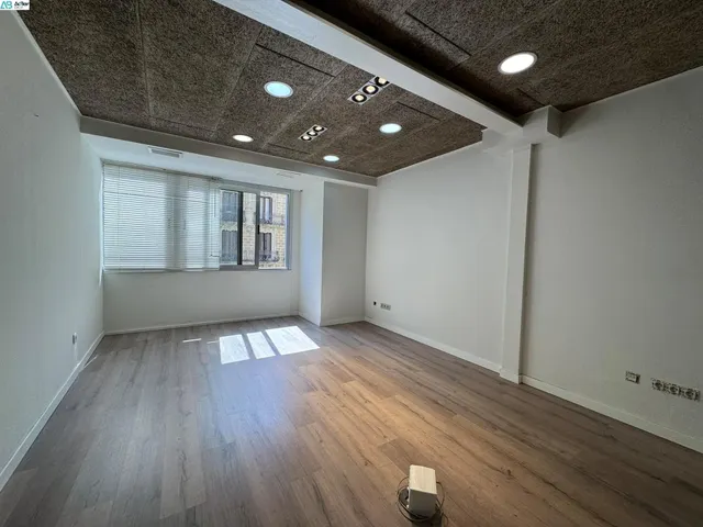 OFICINA EN C/ PARÍS JUNTO AV. DIAGONAL — 7