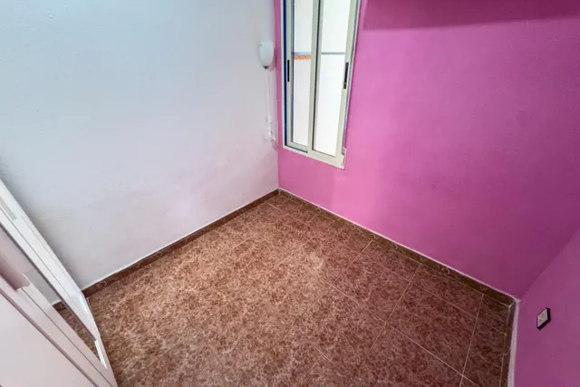 Piso en primera planta en Plaza de La Habana (Parque del Cuba) — 70 m2, 3 dormitorios, balcón amplio y patio comunitario — 27