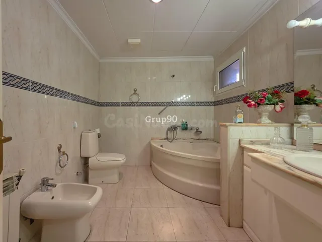 Espectacular casa de 567 m2 con infinitas posibilidades en Almenar — 33