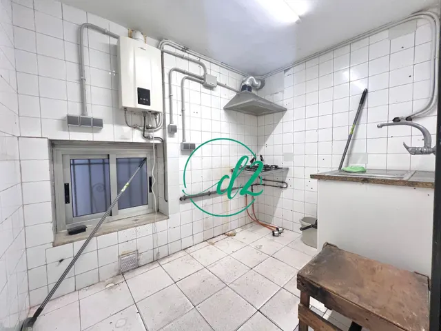SE VENDE AMPLIO LOCAL COMERCIAL CON LICENCIA EN ACTIVO PARA  - foto 5