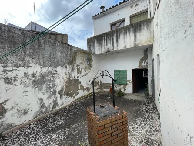 EDIFICIO EN VENTA CON DOS VIVIENDA EN EL CENTRO DE ARROYO DE - foto 2