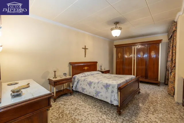 Amplia vivienda en pleno centro de Granada — 9