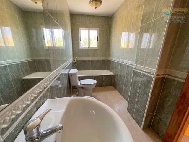Triplex en bahia con amplias terrazas y plaza de parking — 26