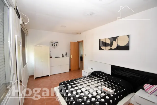 GRAN PARCELA CON VIVIENDA Y AMPLIA TERRAZA — 12