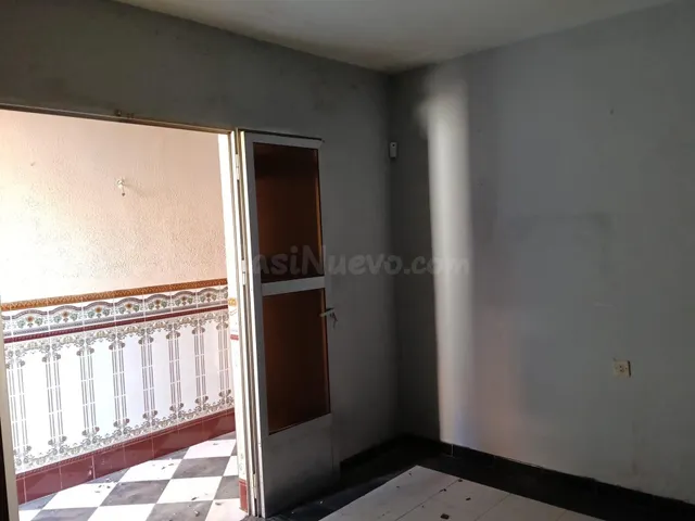 Oportunidad Única en Almería: Adosado a Reformar en Piedras  - foto 3