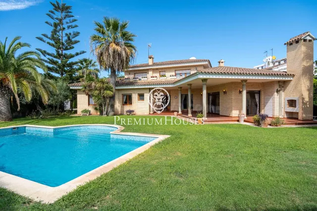 Casa independiente con piscina y jardín en Vilafortuny - foto 2