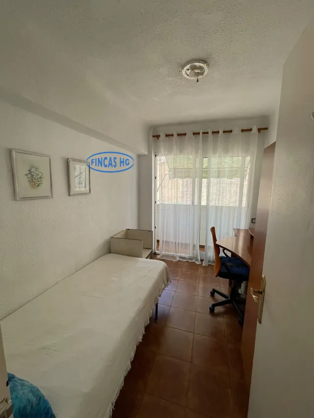 Vivienda situada en el barrio de Altozano, muy próxima a la Plaza de América — 12