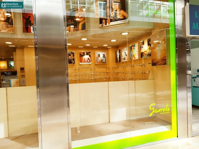 Amplio local comercial en Área Central - foto 3