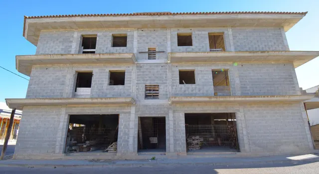 Edificio en construcción con gran potencial de inversión en  - foto 2