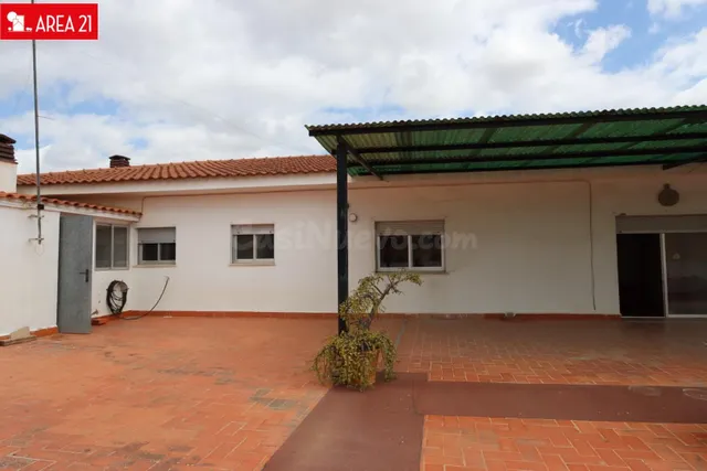 EDIFICIO EN VENTA EN LA POBLA DE VALLBONA, PARA ENTRAR A VIV