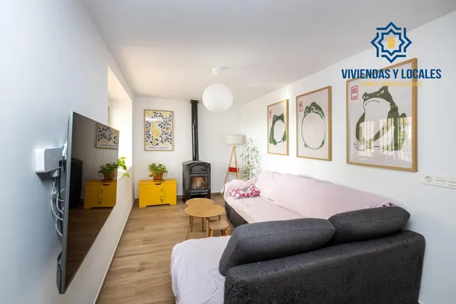 ¡Tu hogar soñado te espera en esta espectacular casa reformada! — 7
