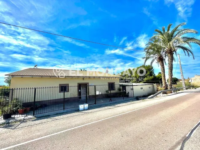 Fantástica finca rústica con piscina privada e instalaciones para caballos junto al Parc Natural del Fond en Dolores, Alicante — 3