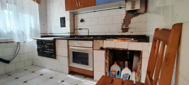 CASA PARA REFORMAR CON CUADRA, PAJAR Y DOS GARAJES EN TORRELAVEGA.- — 7