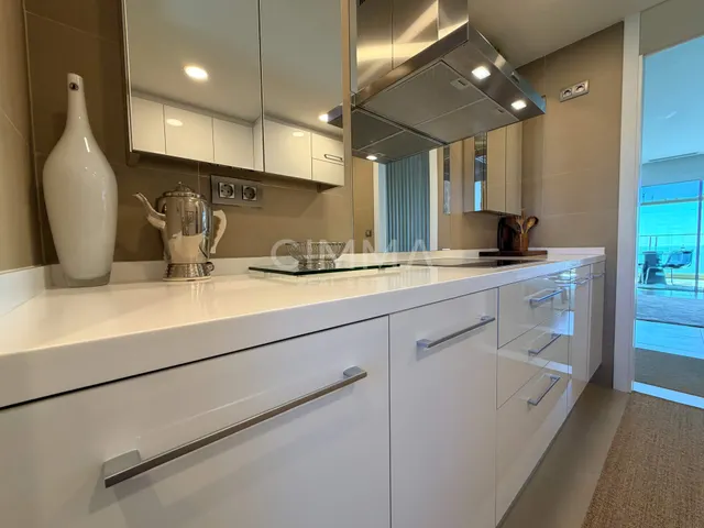 Exclusivo Piso Seminuevo en Playa de Poniente, Benidorm — 9