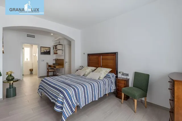 PISO COMPLETAMENTE REFORMADO EN CALLE RECOGIDAS — 19