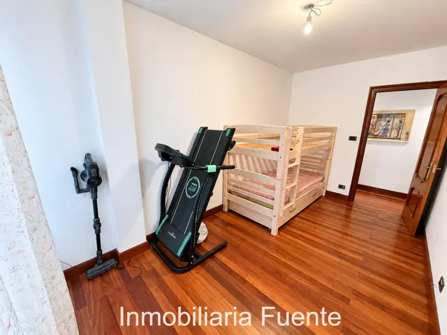 Se vende piso en Zalla con camarote — 15