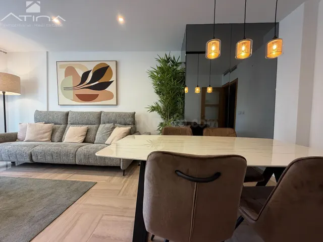 Piso con espectacular terraza de 94 m2 y garaje junto al Pas - foto 4