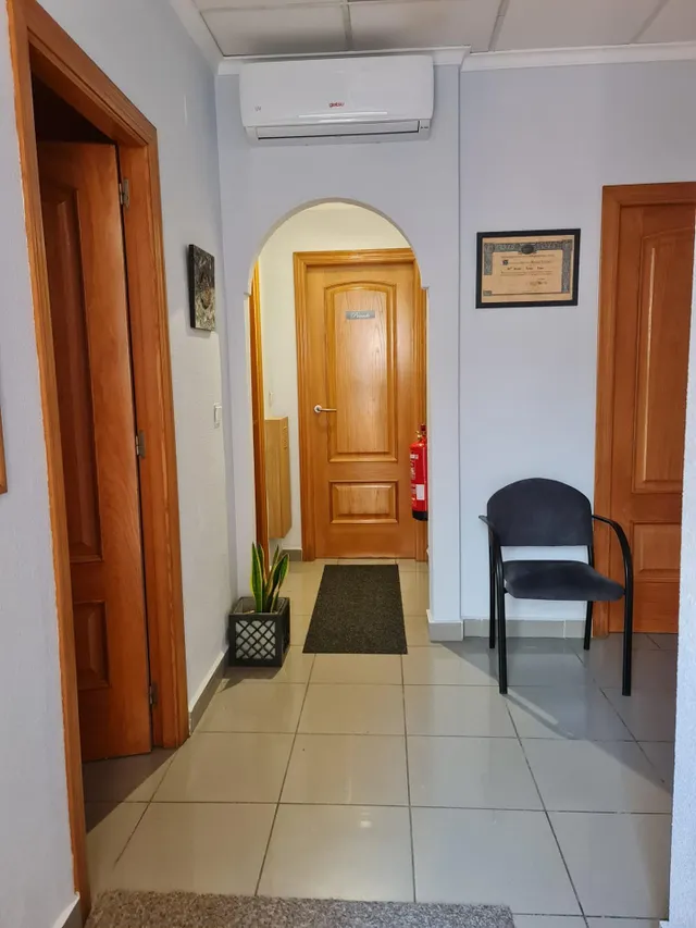 PLANTA BAJA EN ESQUINA ( AHORA ESTA COMO LOCAL, PERO SE PUEDE CAMBIAR A VIVIENDA) — 15