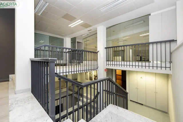 Local comercial con casi 1000 m2 en plena Gran via de Granada. Oportunidad única y exclusiva — 3
