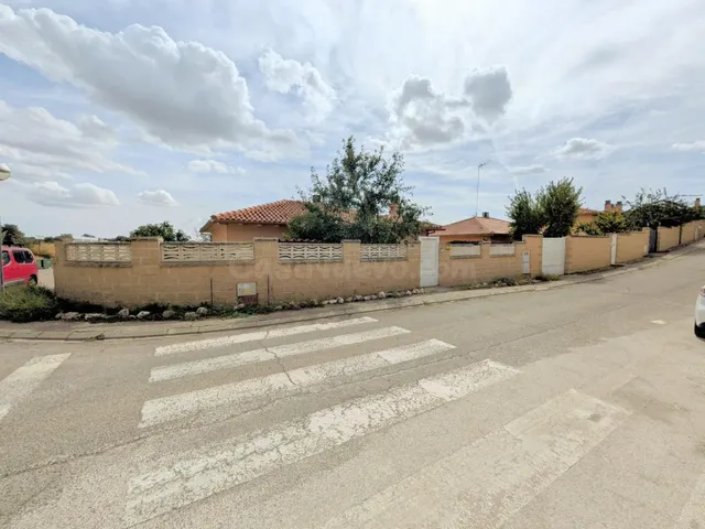 Chalet Independiente en VENTA en Zona de Pioz - foto 2