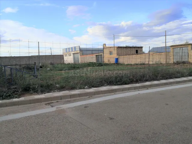 Terreno urbano en venta en El Herrumblar, Cuenca - foto 2