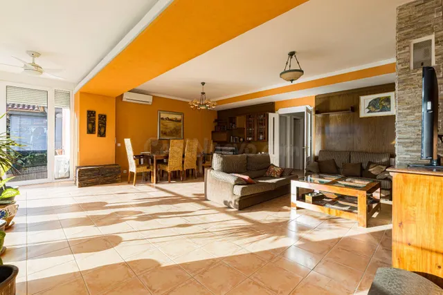 Chalet independiente con piscina junto al Club de Golf en Al - foto 3